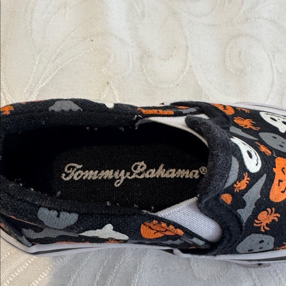 🌟3/$15🌟 🎃 Tommy Bahama Slip On Sneakers. Size 5. - Picture 5 of 8